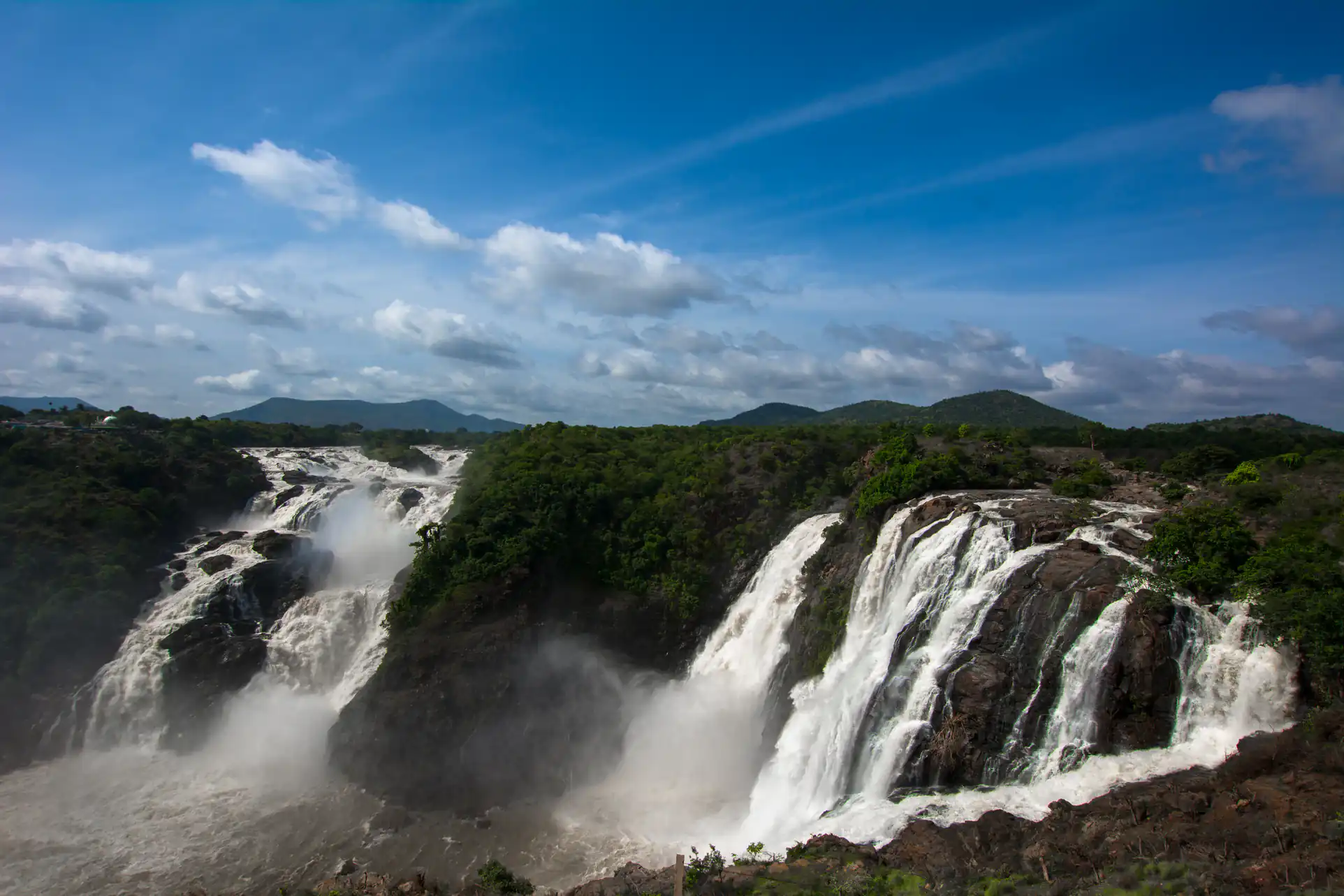 Shivanasamudra Falls in Monsoon: Worth the Detour